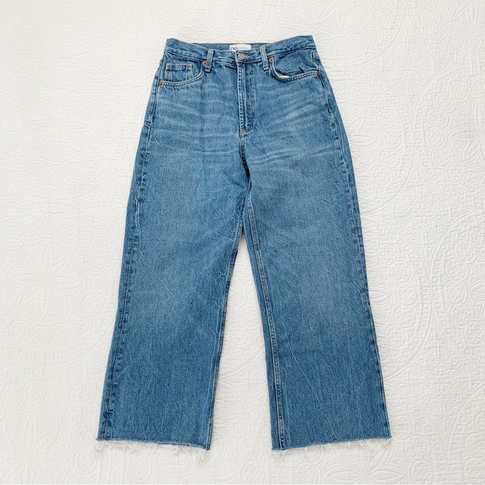 Zara Women's High Rise Distressed Raw Hem Jeans
